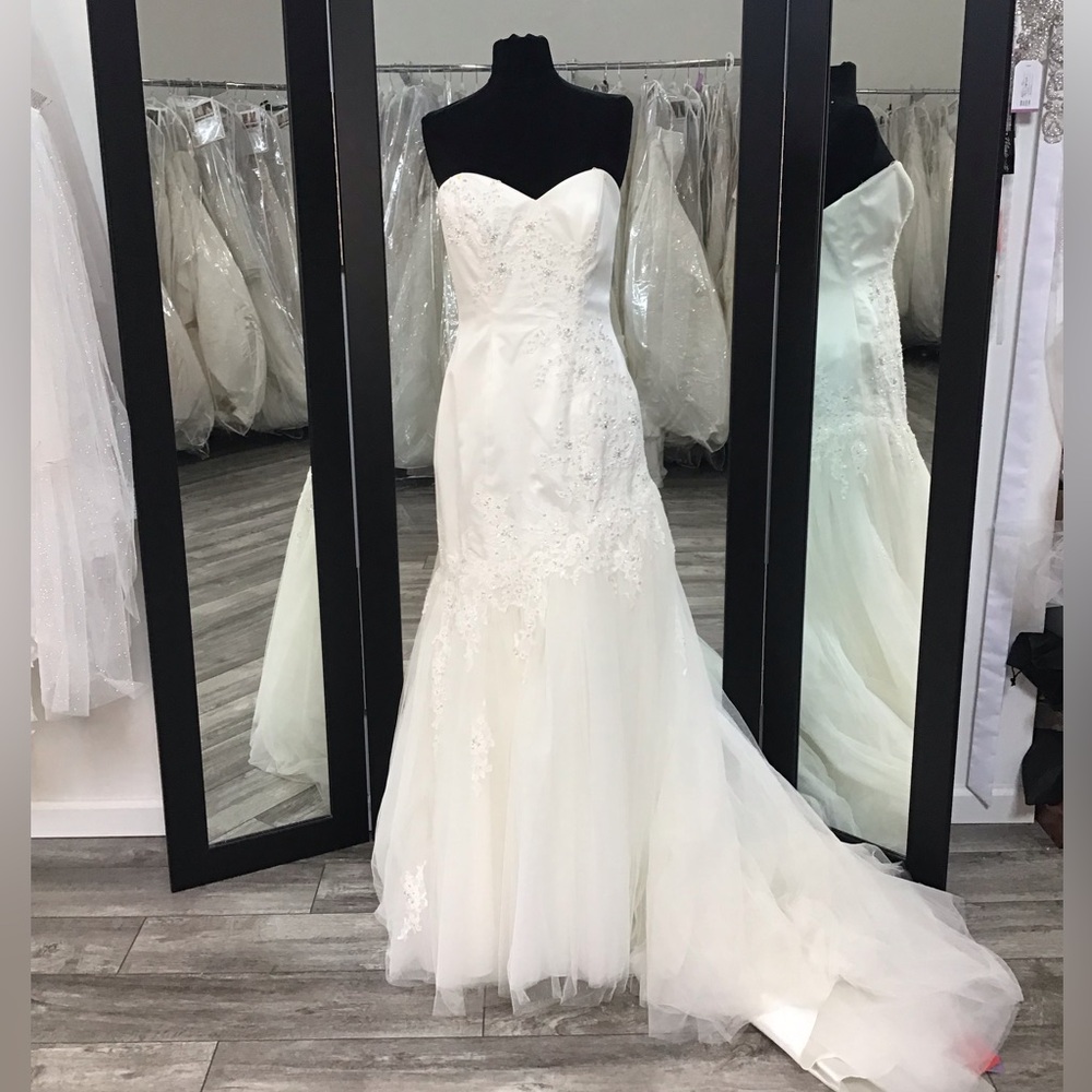 Strapless Ivory Lace Mermaid Wedding Dress
